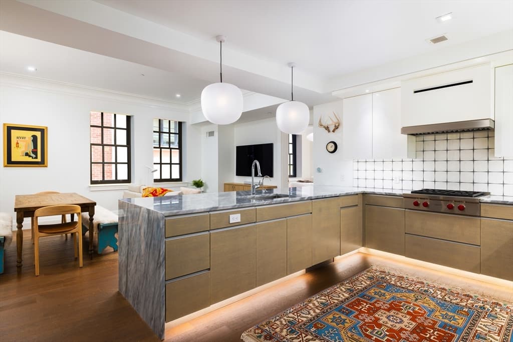 45 Temple St # 212, Boston MA 02114