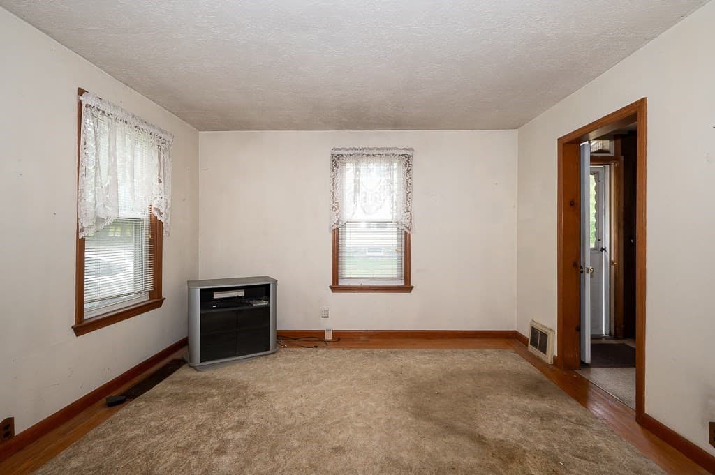 2 Family - 2 Units Side by Side at 22 Comins Rd, Oxford MA 01537, Oxford, photo 5 of 42