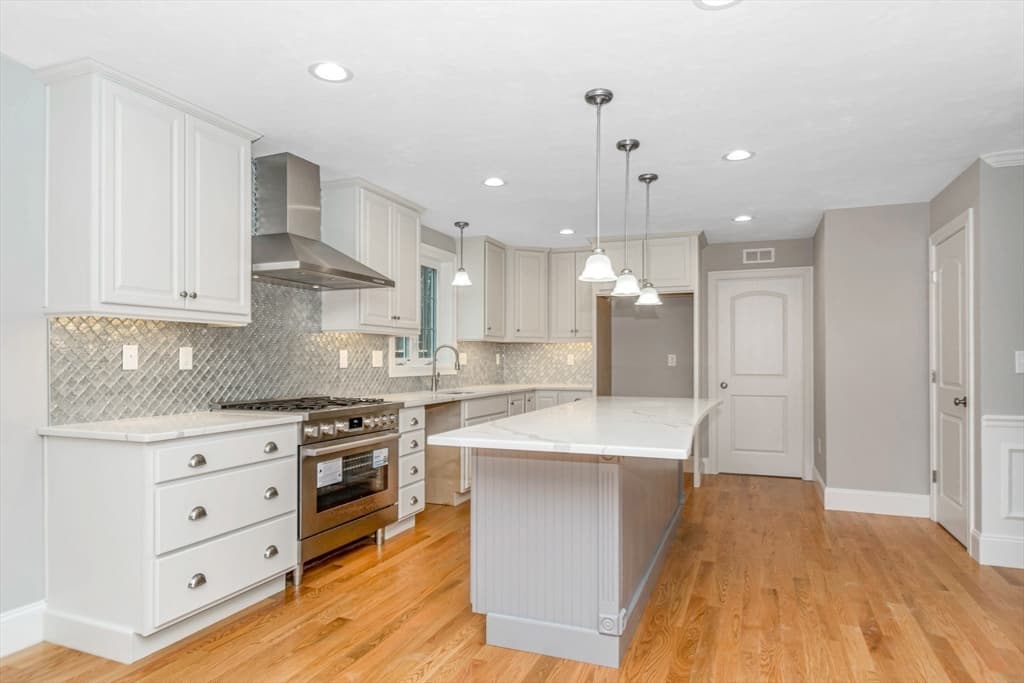 Single Family Residence at 19 Fourth Avenue, Billerica MA 01821, Billerica, photo 6 of 33