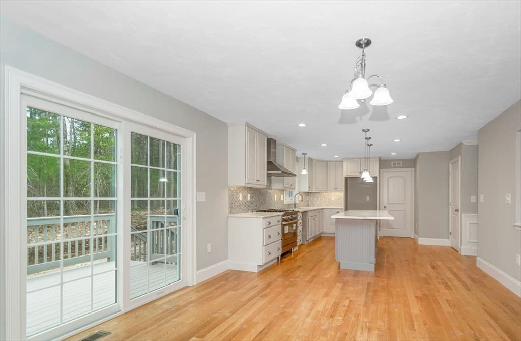 Single Family Residence at 19 Fourth Avenue, Billerica MA 01821, Billerica, photo 5 of 33