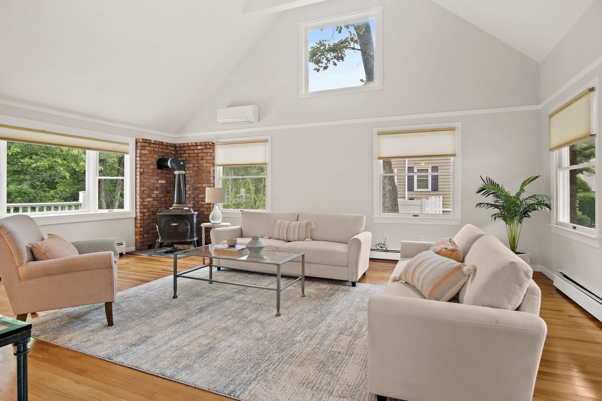 Single Family Residence at 25 Indian Hill Road, Woburn MA 01801, Woburn, photo 4 of 38
