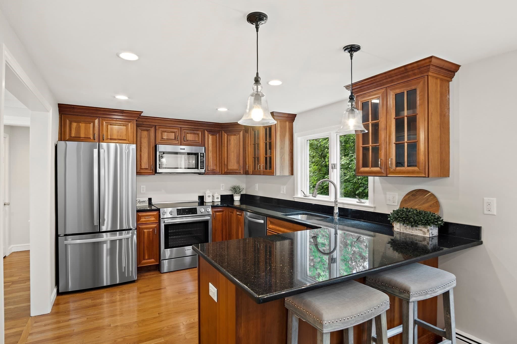 Single Family Residence at 25 Indian Hill Road, Woburn MA 01801, Woburn, photo 8 of 38