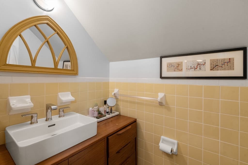 94 Town Hill St, Quincy MA 02169 photo 17