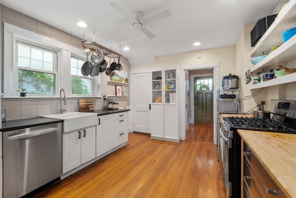 94 Town Hill St, Quincy MA 02169 photo 14