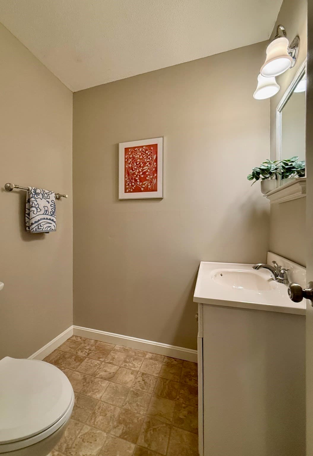 Condominium at 162 Prospect Ave # 7, Northampton MA 01060, Northampton, photo 8 of 22