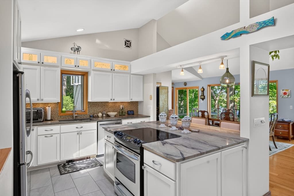 14 Ellen Rd, Bourne MA 02559 photo 12
