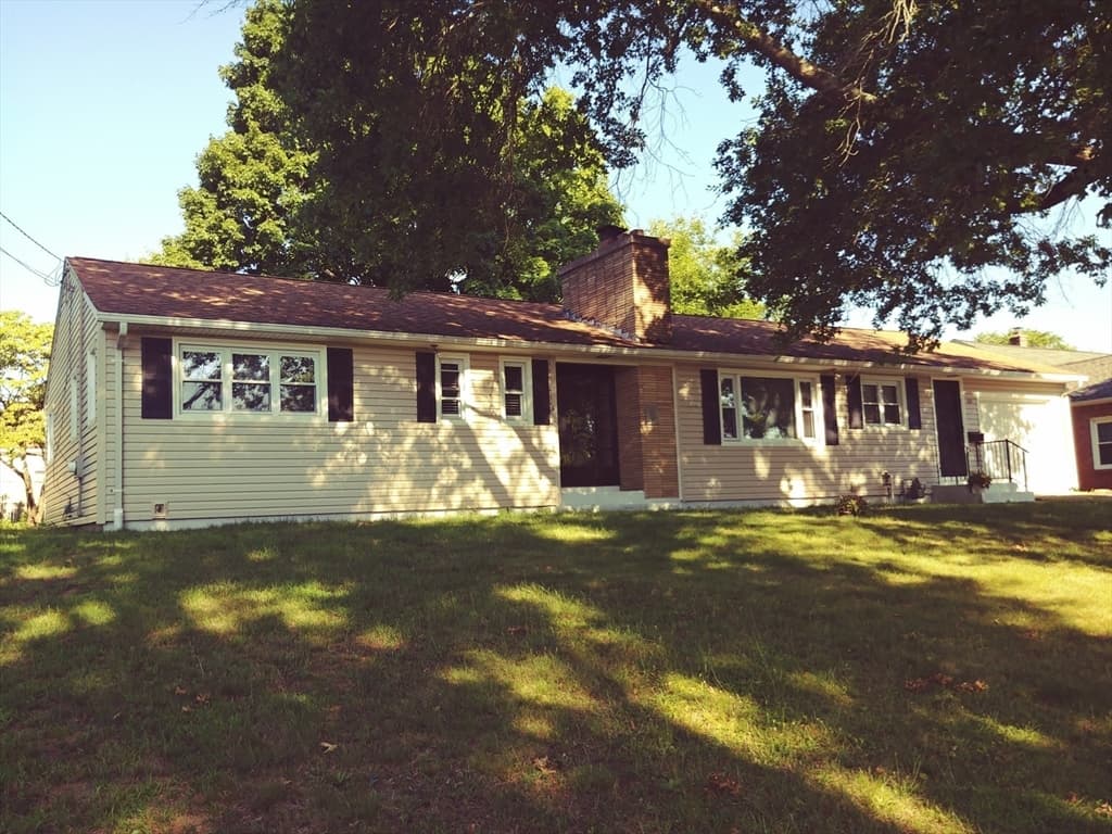 68 Dayton St, Springfield MA 01118 photo 3