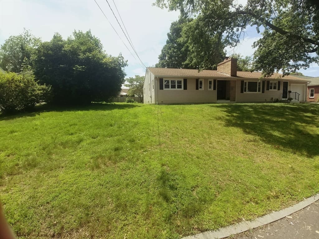 68 Dayton St, Springfield MA 01118 photo 5