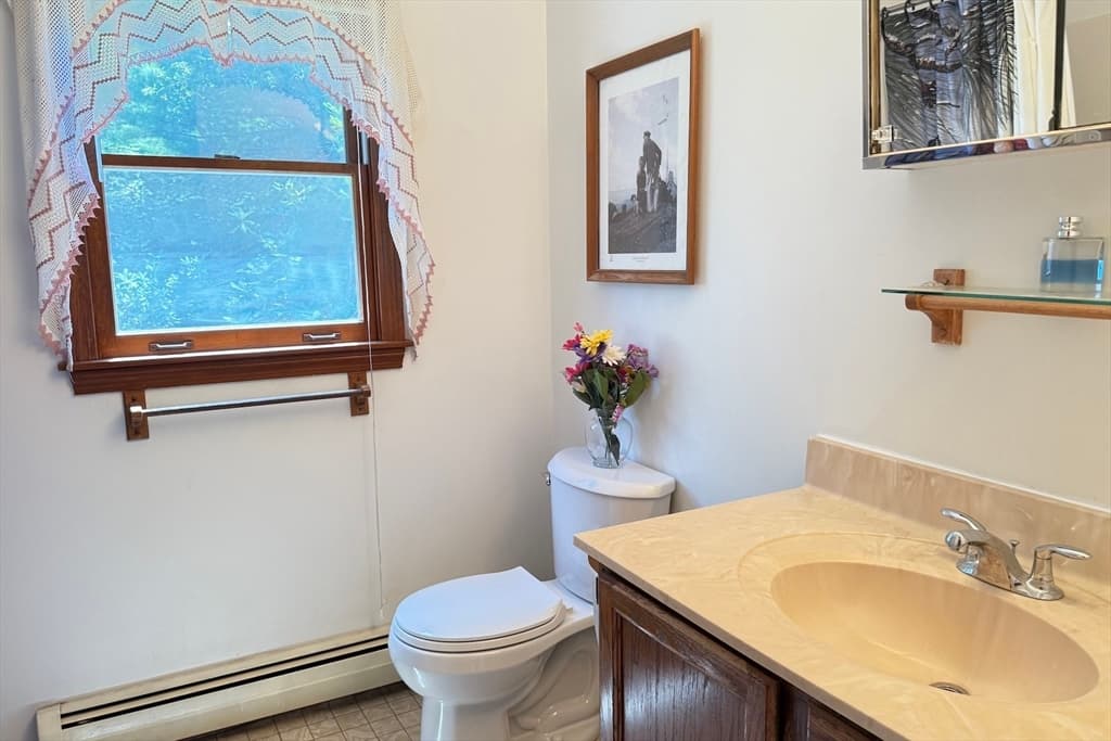 729 Old Barnstable Rd, Falmouth MA 02536 photo 9