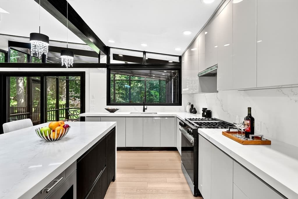 365 Newton St, Brookline MA 02467 photo 7