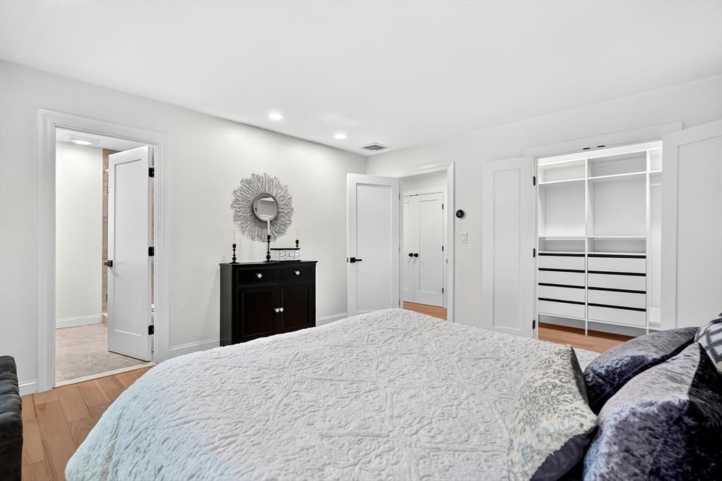 365 Newton St, Brookline MA 02467 photo 25