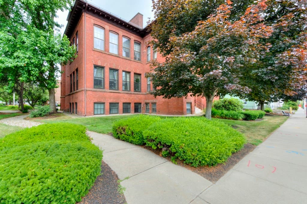 321 Plantation St # 102, Worcester MA 01604 photo 3