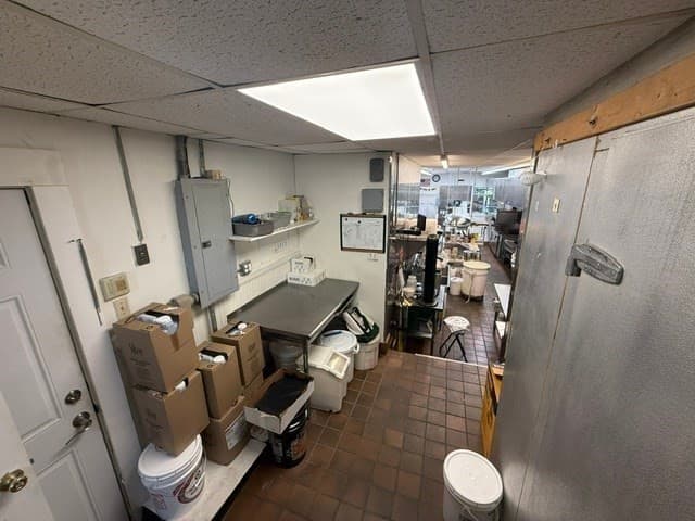 317 Court St, Plymouth MA 02360 photo 9