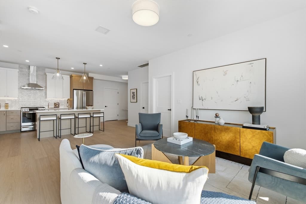 28 Geneva St # 205R, Boston MA 02128