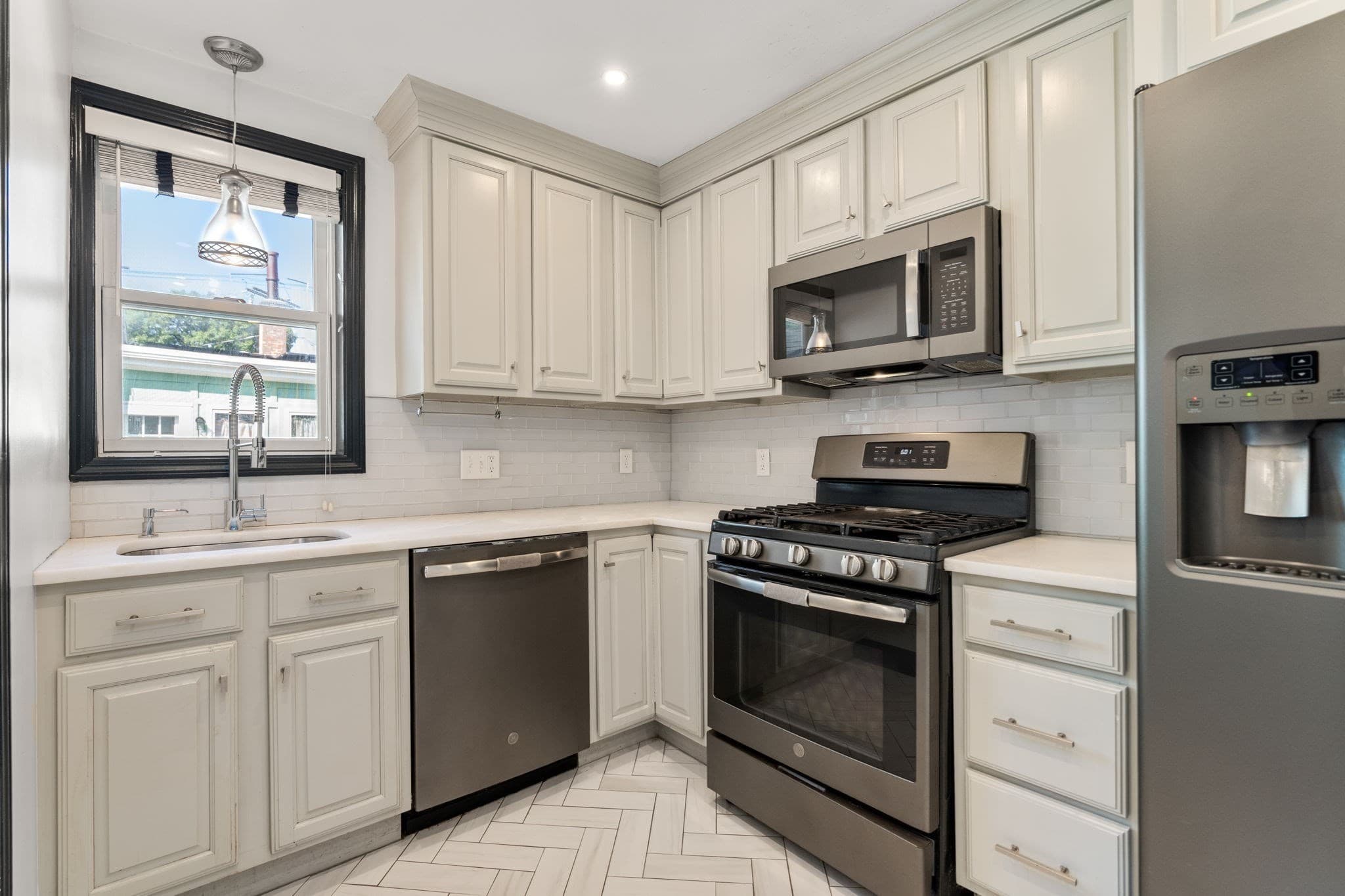 2 Family - 2 Units Side by Side at 146-148 Warren Ave, Milton MA 02186, photo 6 of 33