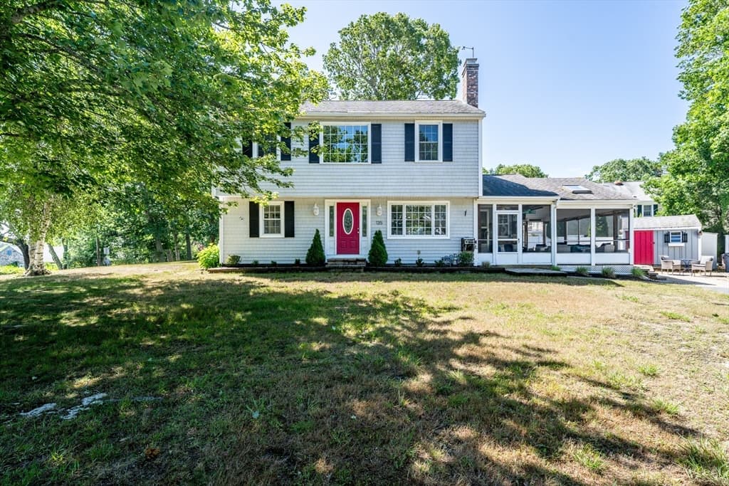 135 Baxter Ave, Yarmouth MA 02673 photo 2