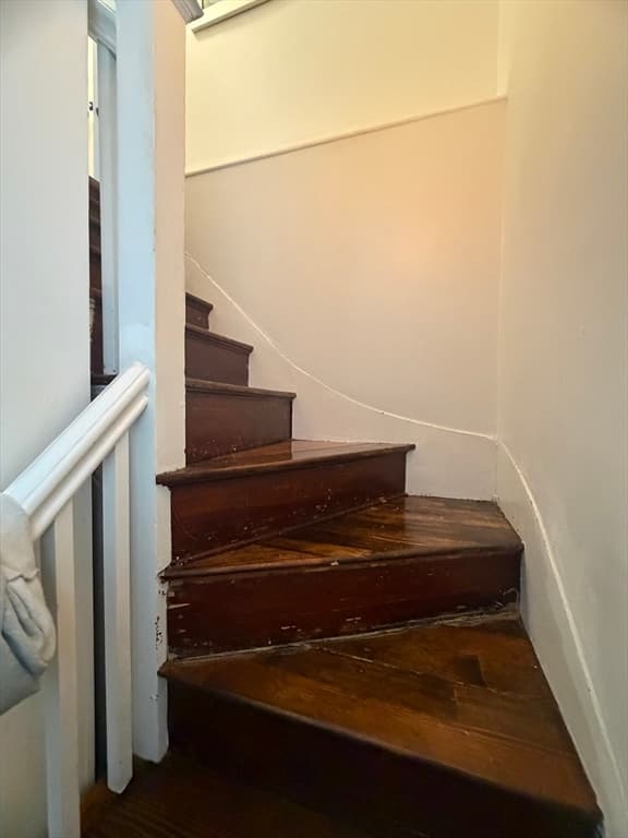 70 Robinson St, Lynn MA 01905 photo 8