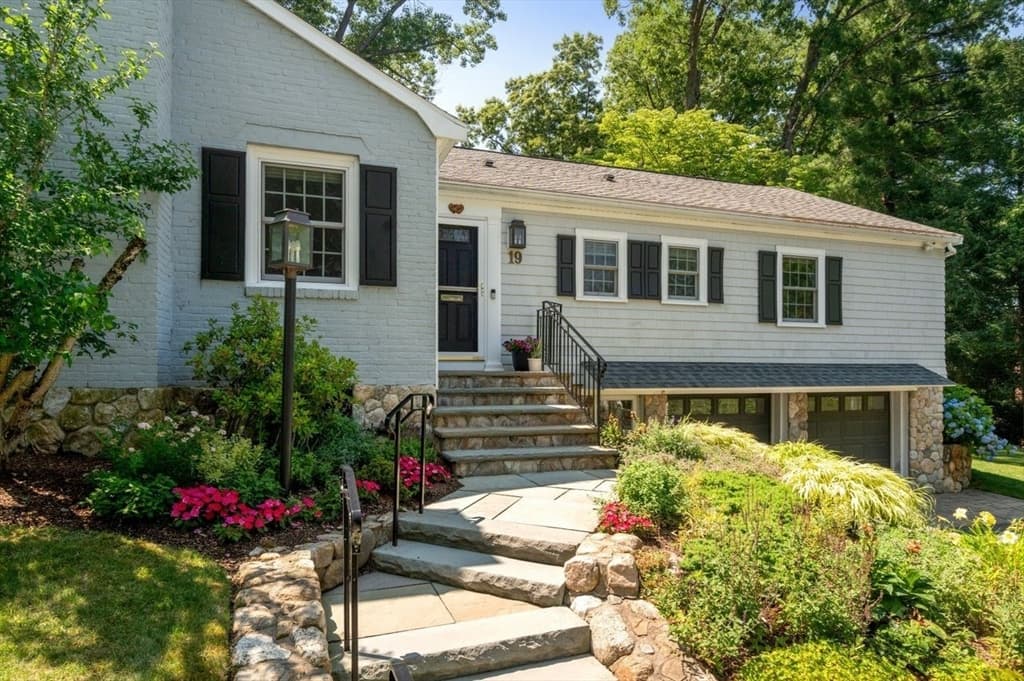 19 Druid Hill Rd, Newton MA 02461