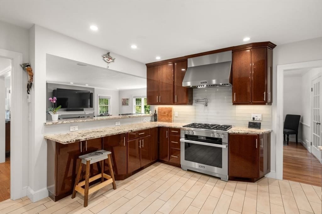 19 Druid Hill Rd, Newton MA 02461 photo 9