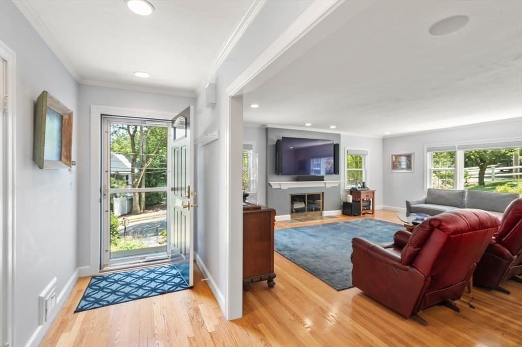 19 Druid Hill Rd, Newton MA 02461 photo 4