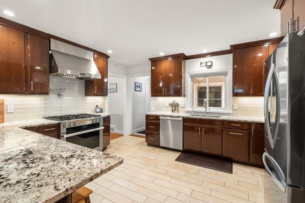19 Druid Hill Rd, Newton MA 02461 photo 8