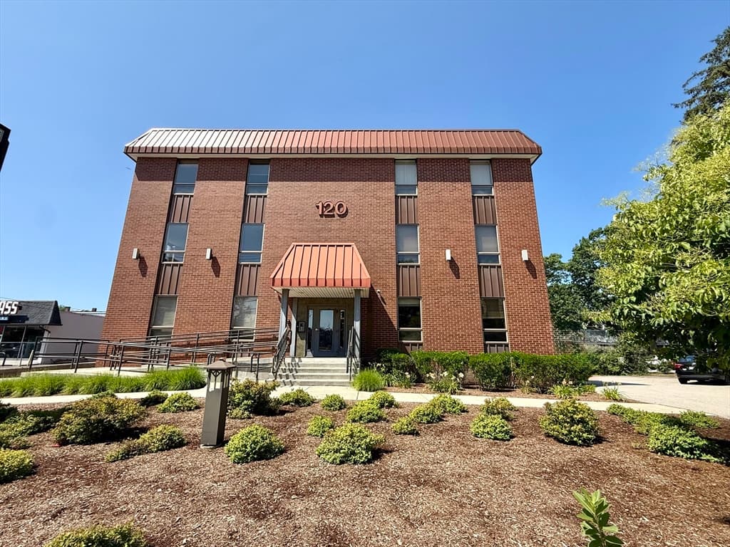 120 N Main St # 304, Attleboro MA 02703