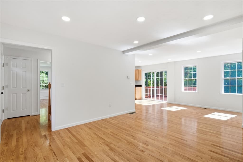 Single Family Residence at 4 Azalea Circle, Millbury MA 01527, photo 11 of 40