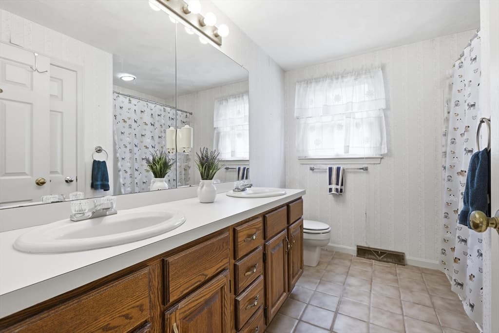 4 Oneida Place, Hudson MA 01749 photo 32