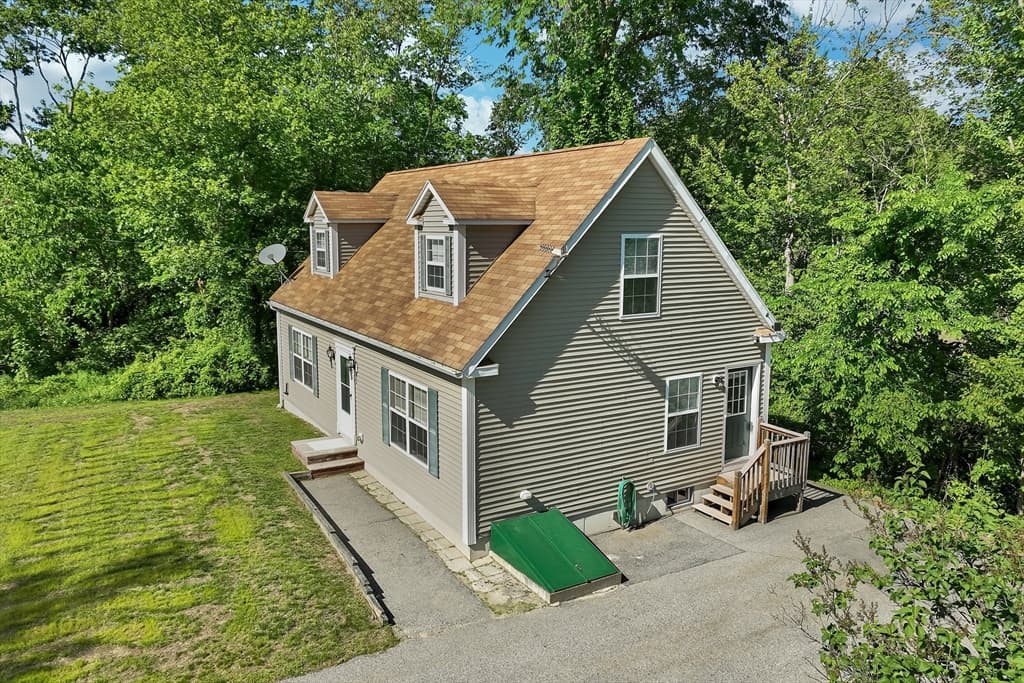 29 Lawrence Road, Salem NH 03079 photo 2