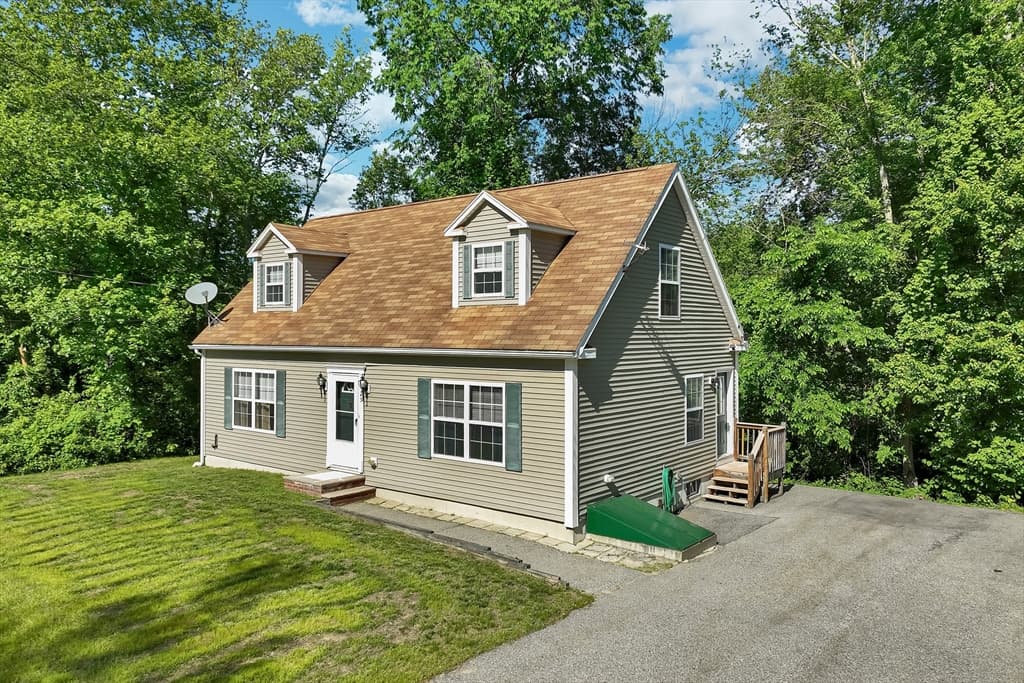29 Lawrence Road, Salem NH 03079