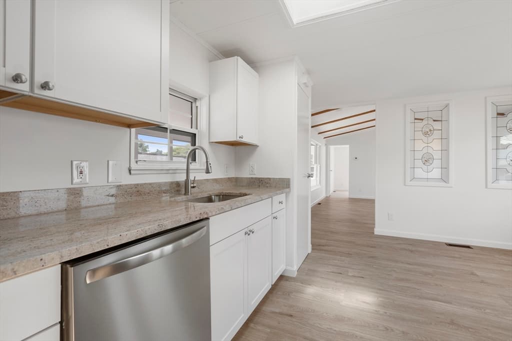 85 Amherst Ave, Taunton MA 02780 photo 9