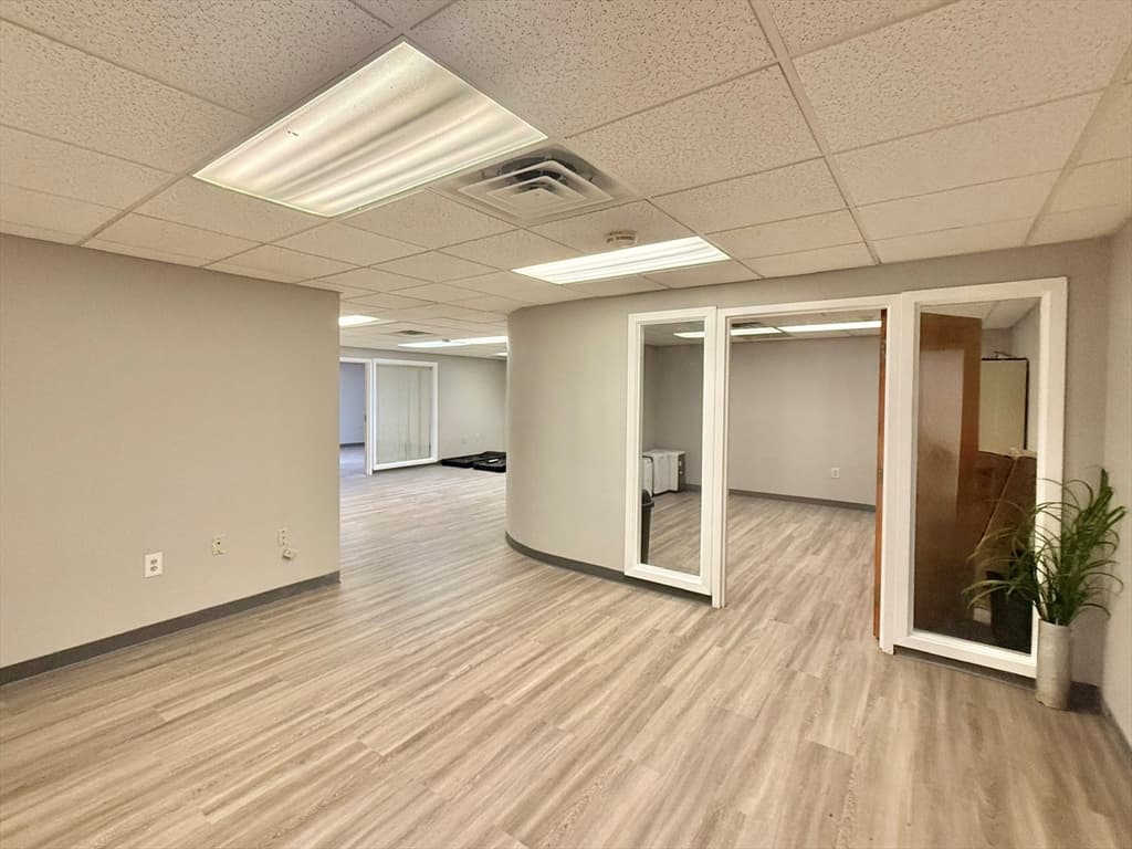 1 Elm Sq # 2, Andover MA 01810