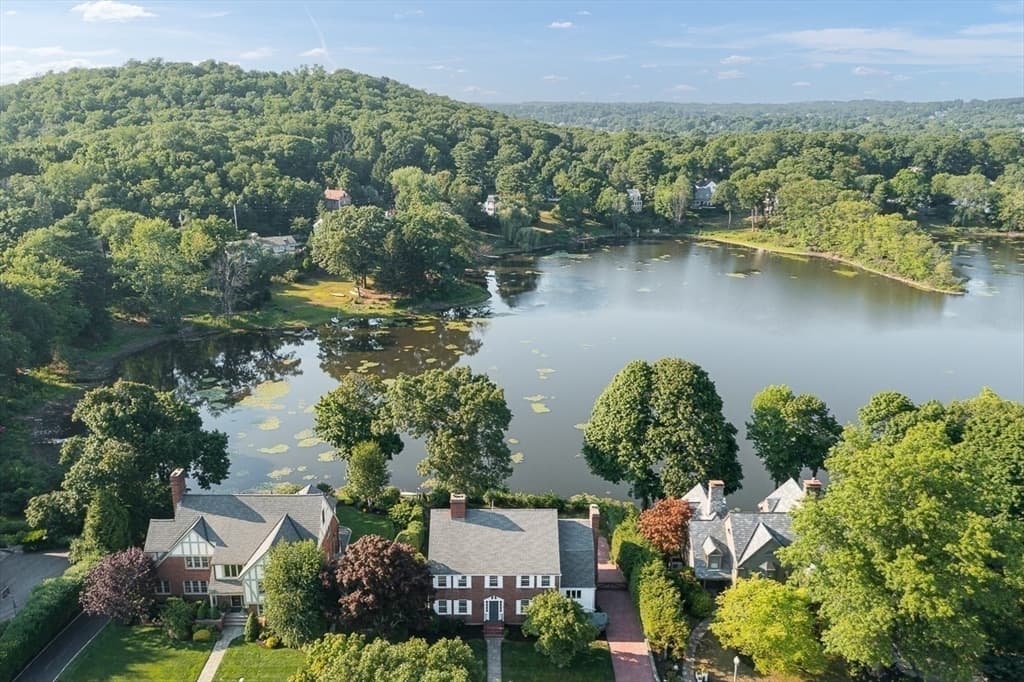 10 Dartmouth Street, Winchester MA 01890