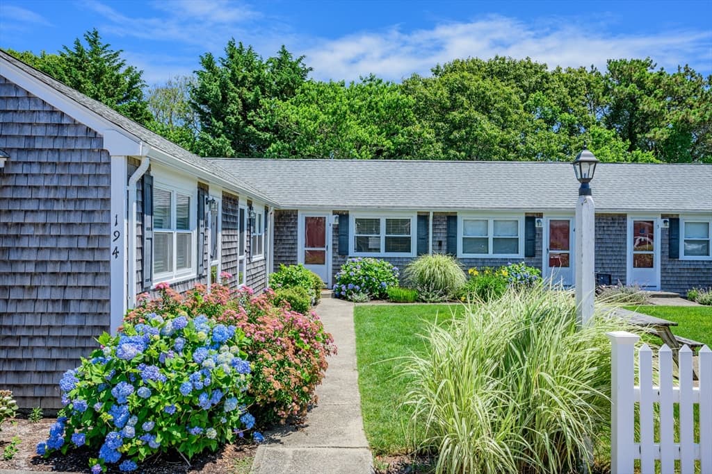 194 Captain Chase Rd # 3, Dennis MA 02638