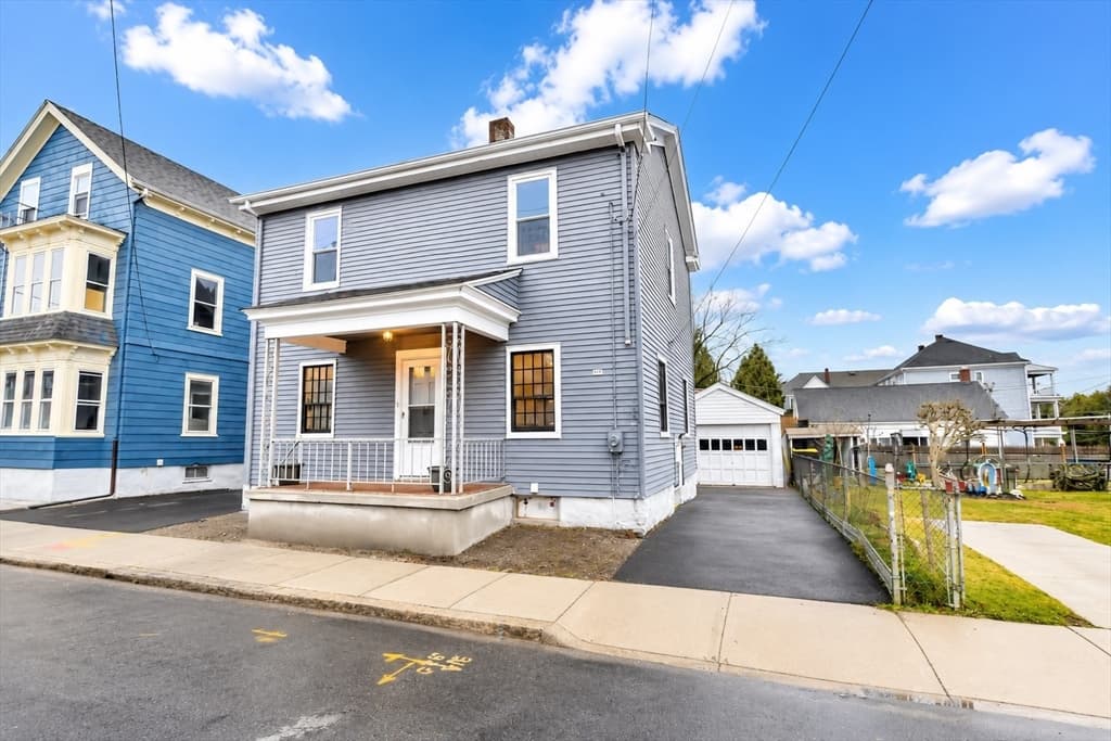 17 Wilcox St, Fall River MA 02721