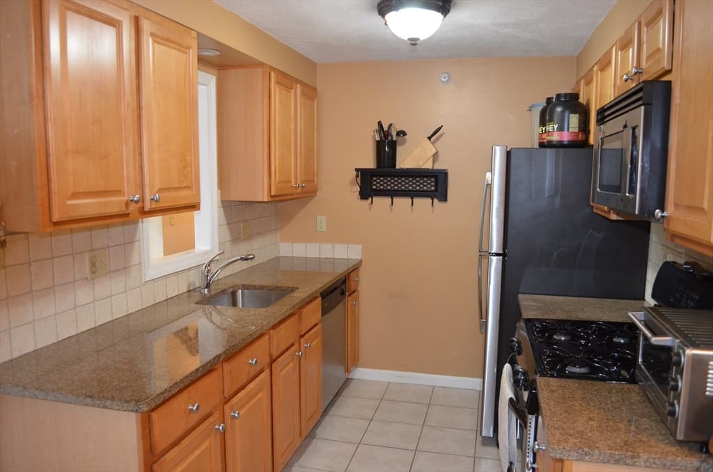 56 Townsend St # A7, Abington MA 02351