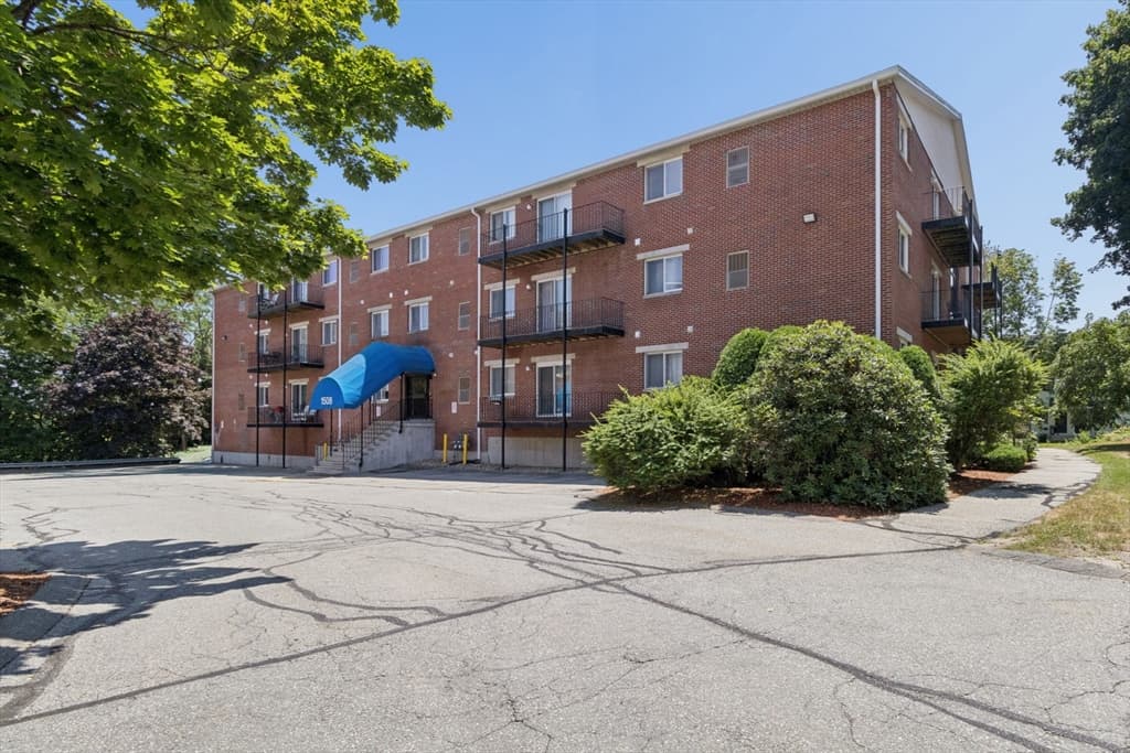 1508 Gorham # 306, Lowell MA 01852 photo 2