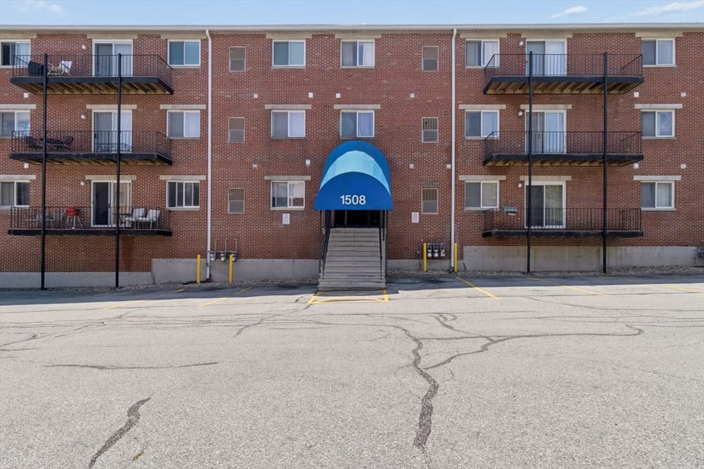 1508 Gorham # 306, Lowell MA 01852