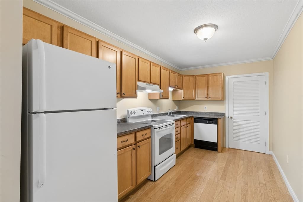 1508 Gorham # 306, Lowell MA 01852 photo 5