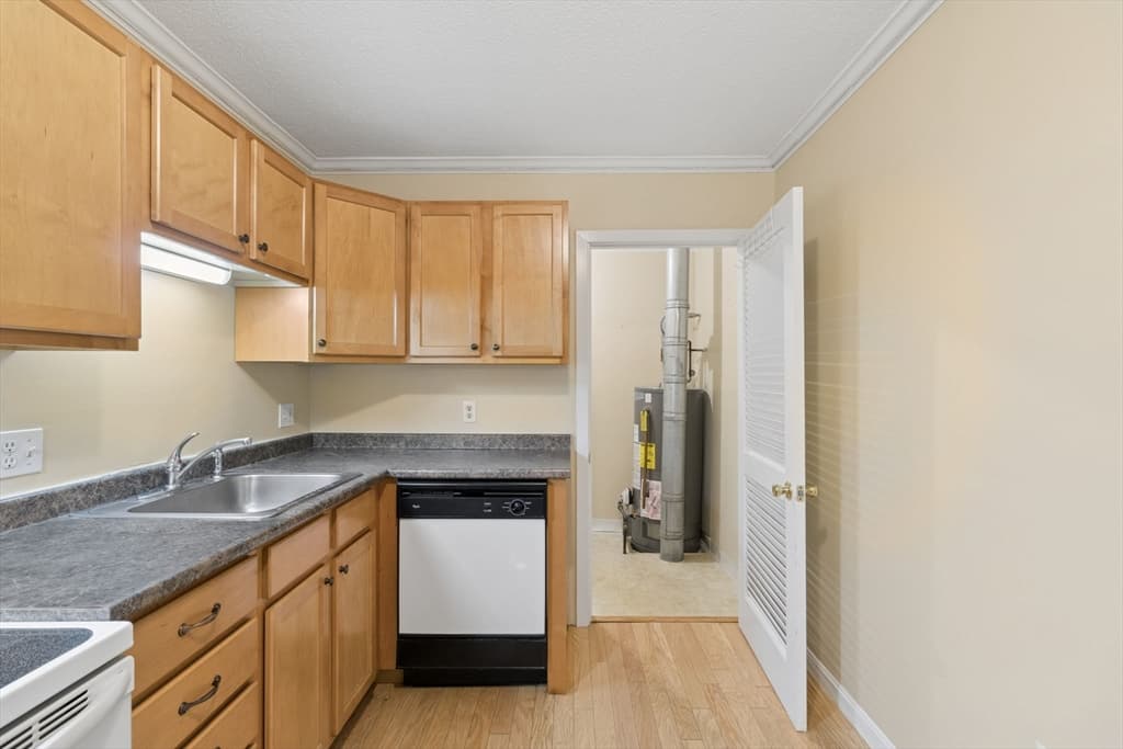 1508 Gorham # 306, Lowell MA 01852 photo 8