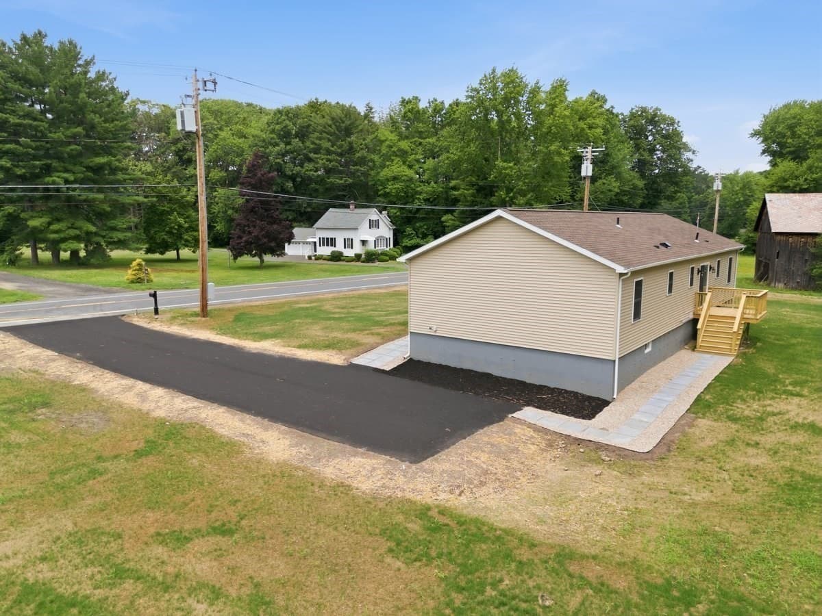 Single Family Residence at 74 West St, Hatfield MA 01088, Hatfield, photo 4 of 38