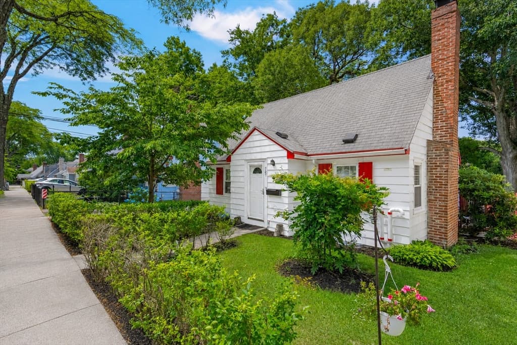 567 Poplar Street, Boston MA 02131