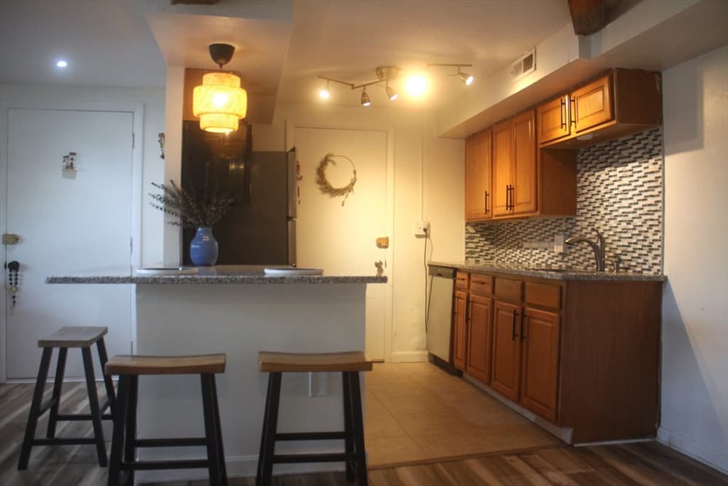 108 Oak Ln # 4, Brockton MA 02301 photo 4