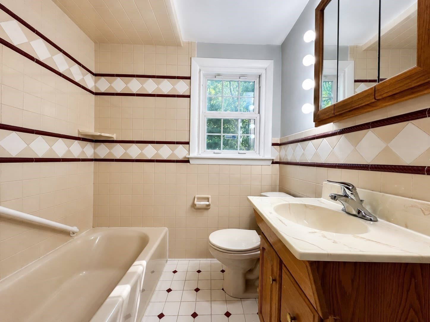 Single Family Residence at 84 Hinckley Cir, Barnstable MA 02655, photo 15 of 36