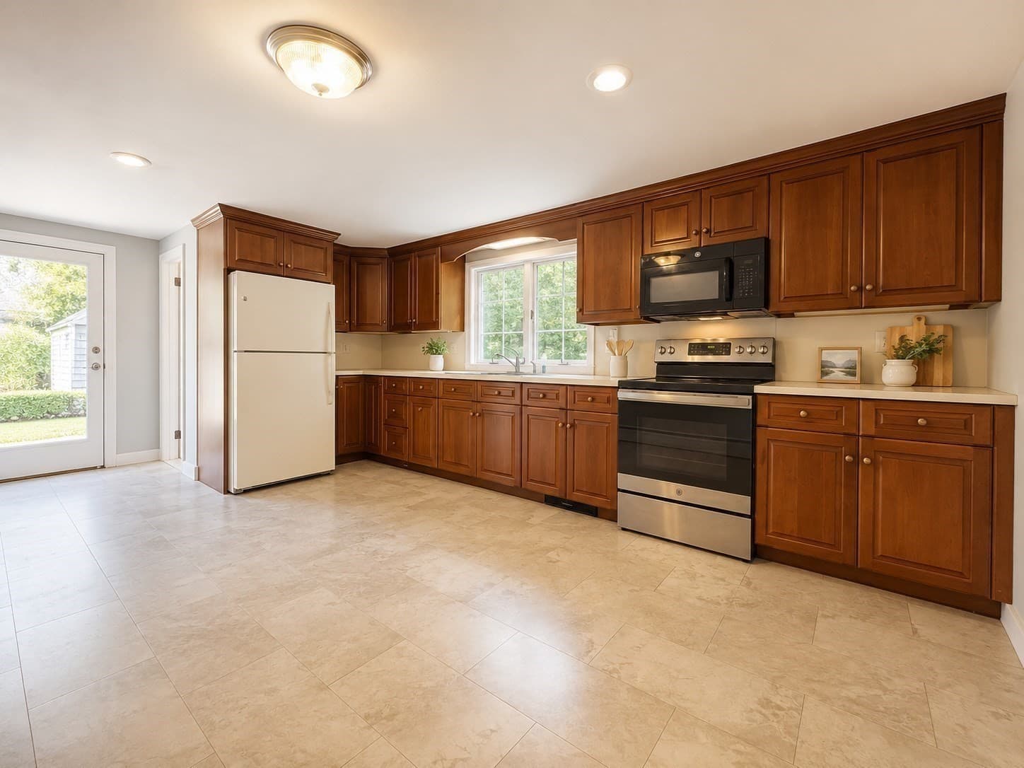 Single Family Residence at 84 Hinckley Cir, Barnstable MA 02655, photo 11 of 36