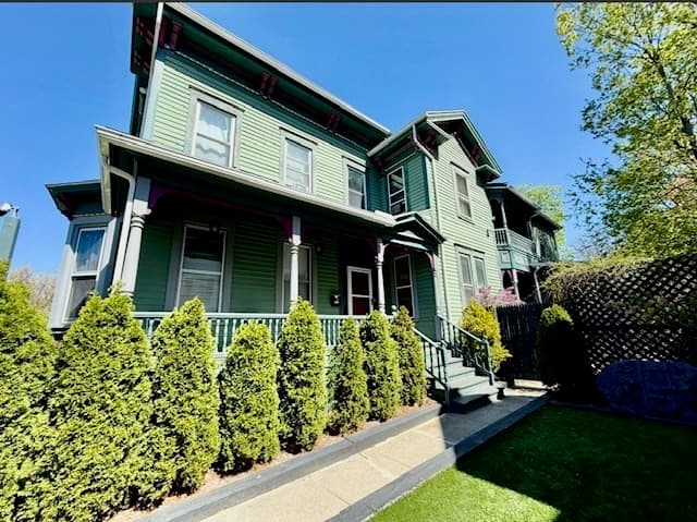 127-129 Thompson St., Springfield MA 01109