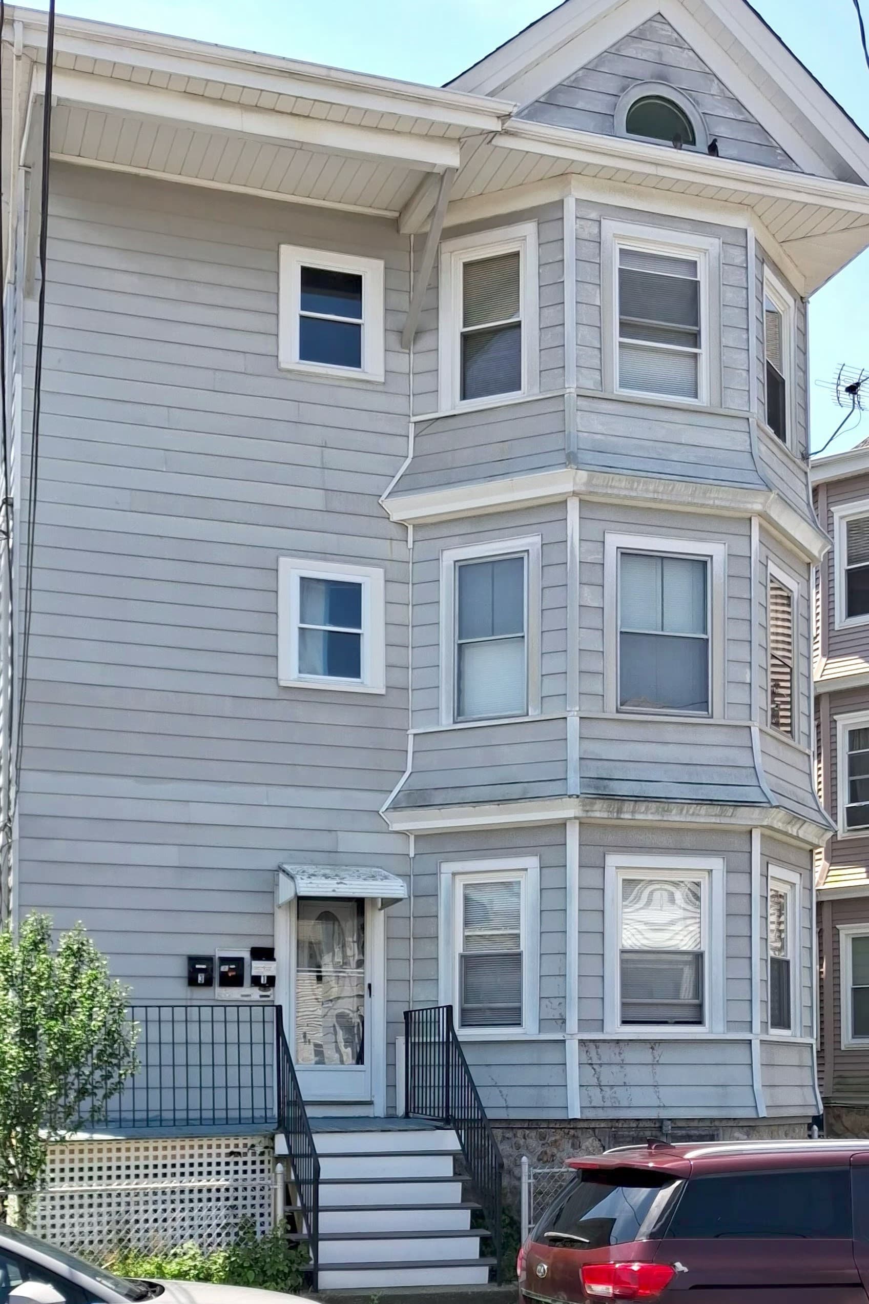 166 Clifford St, New Bedford MA 02745