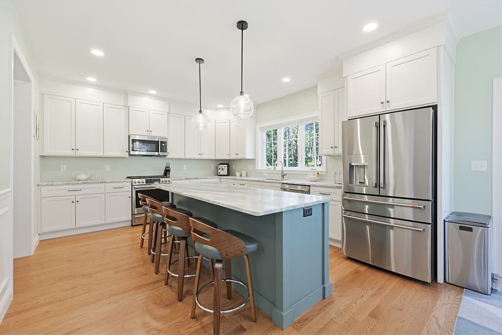 10 Homes Ave, Franklin MA 02038 photo 11
