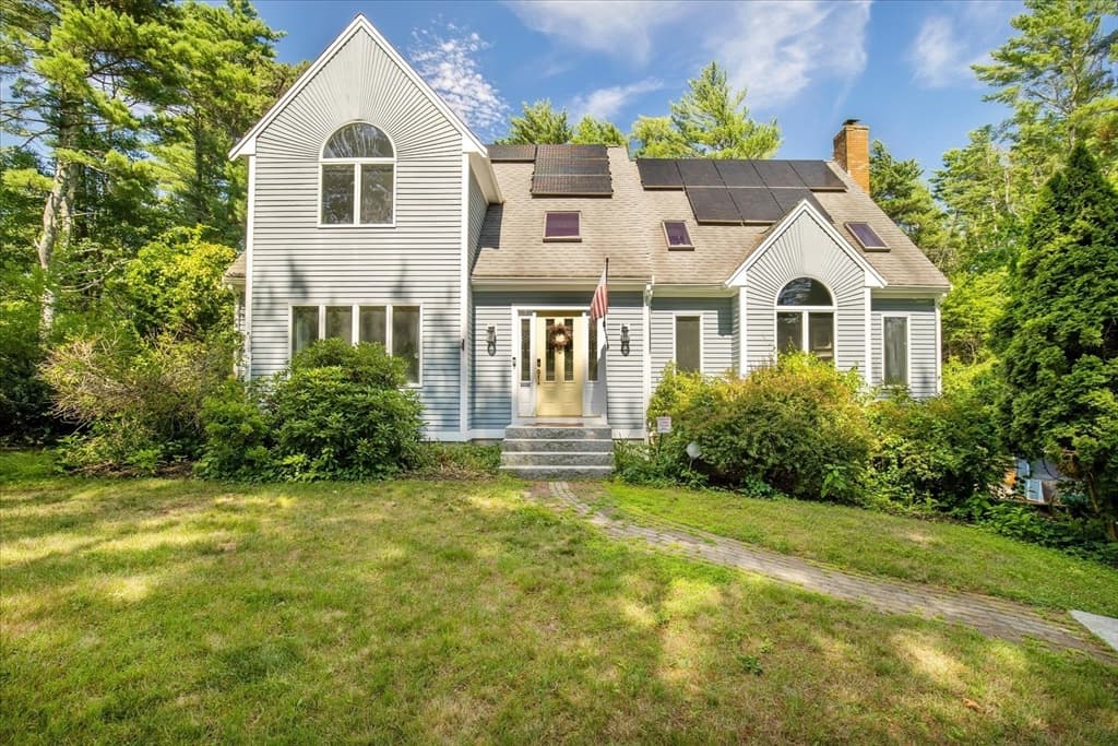 20 Ortolani Cir, Kingston MA 02364