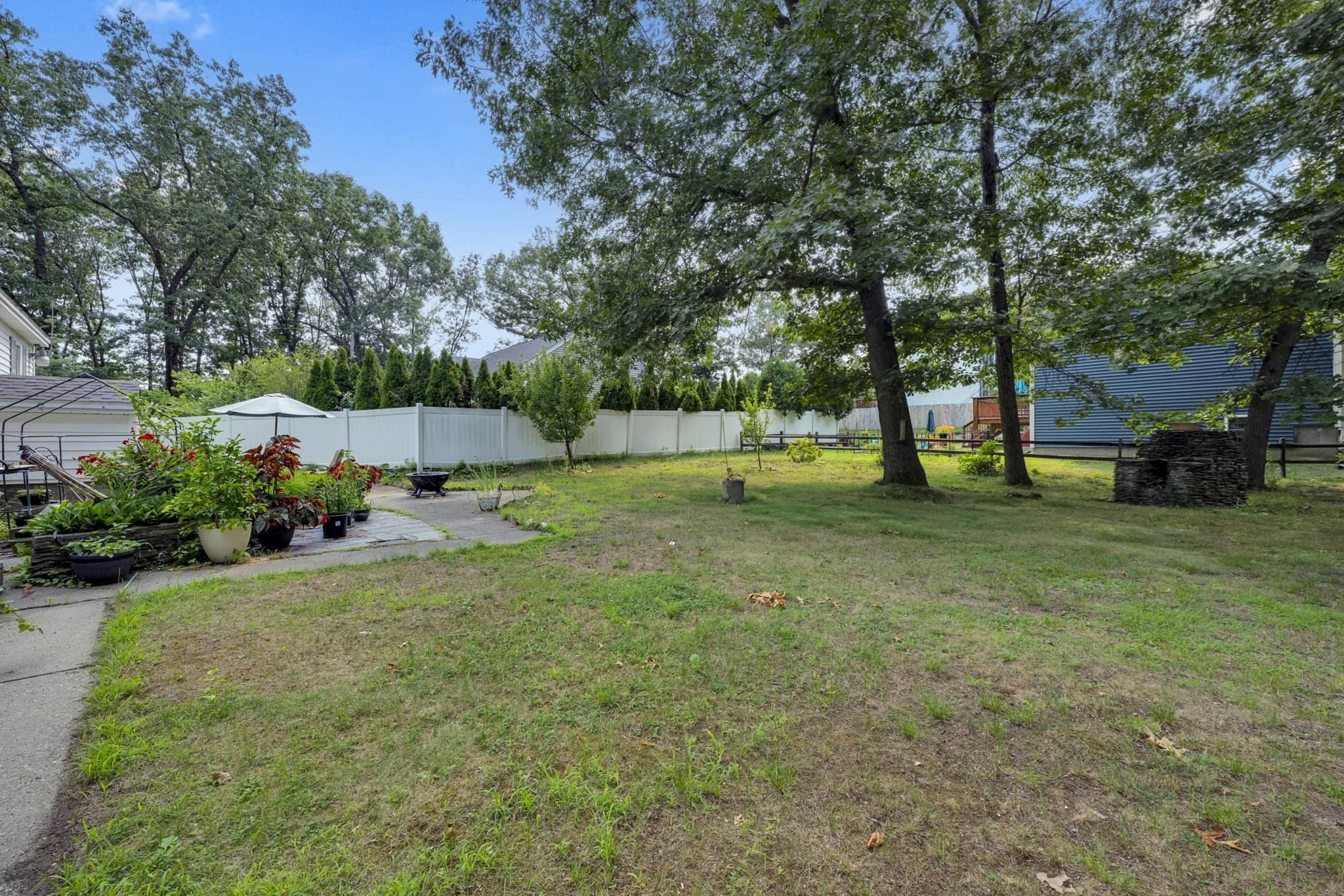 Single Family Residence at 54 Colbert St, Leominster MA 01453, photo 26 of 33